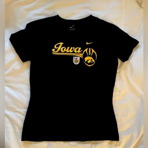 NWOT Iowa Hawkeyes Orange Bowl t-shirt